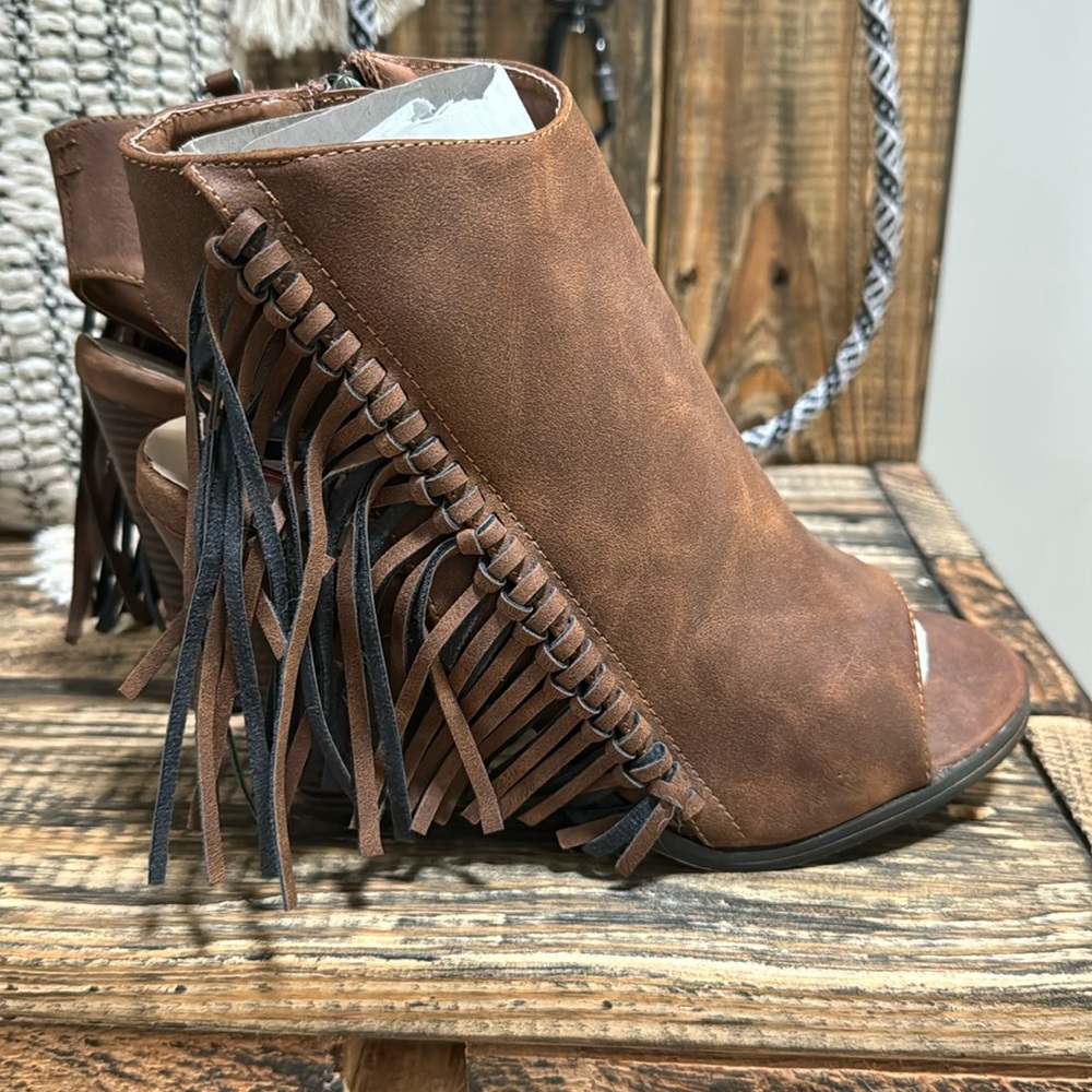 NWOT Leather fringe booties
